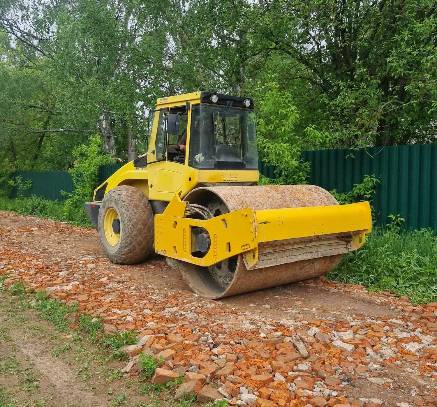 аренда Bomag BW 211 D-4 в Истре