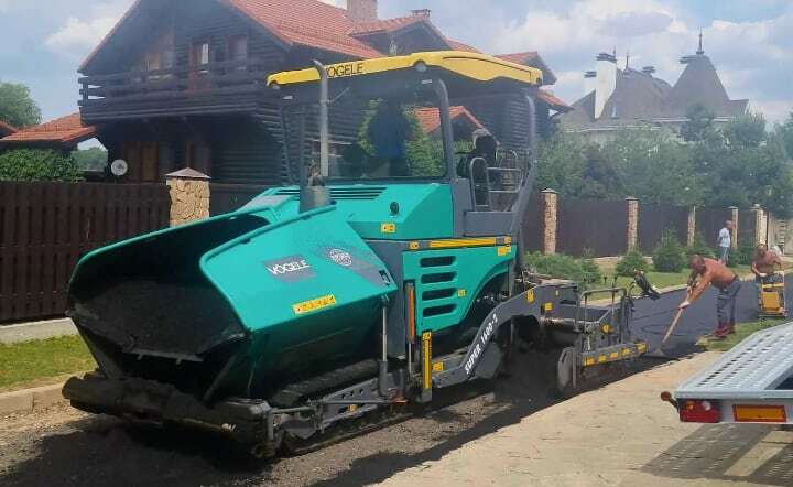 этот асфальтоукладчик можно арендовать