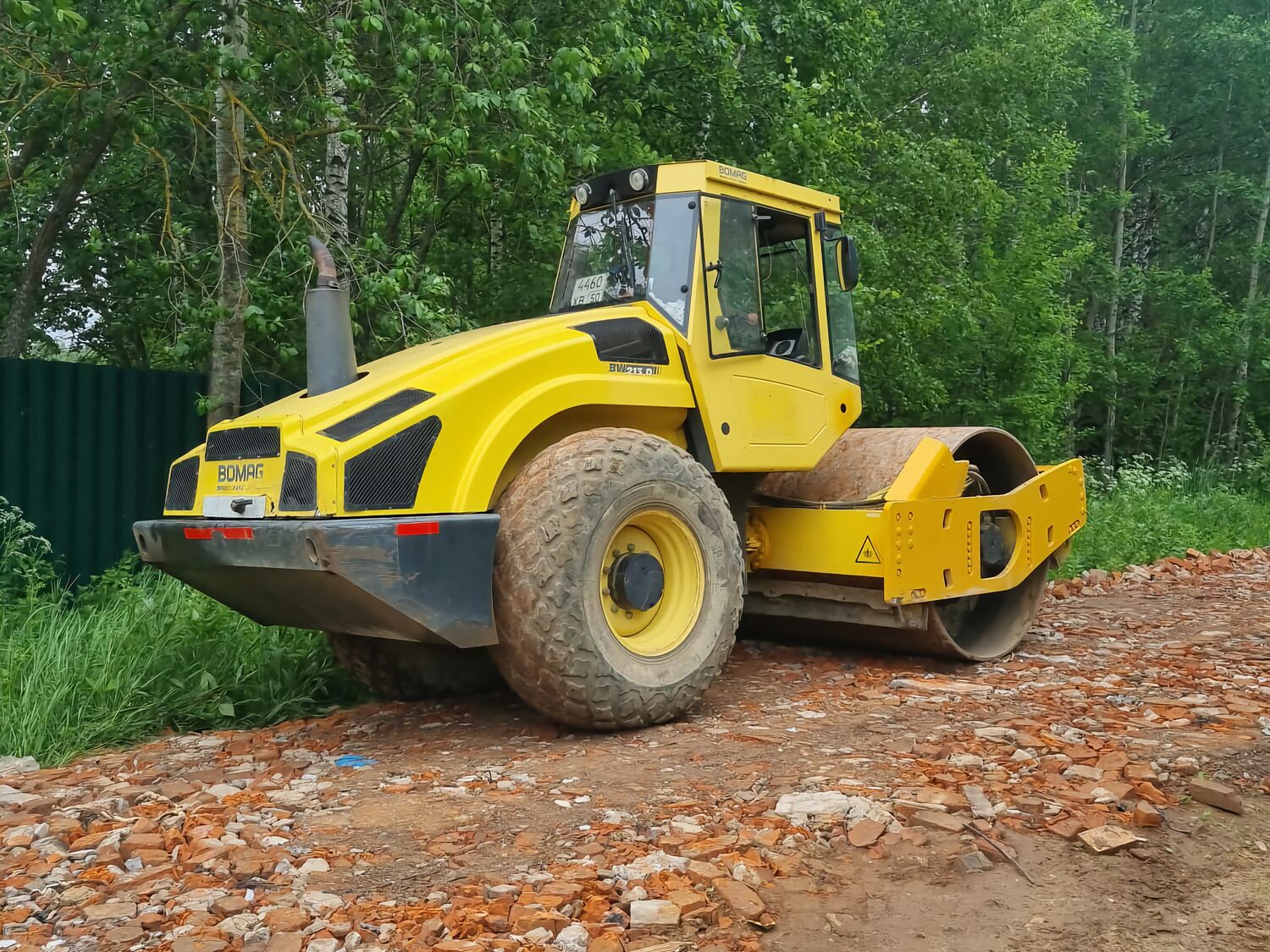 Аренда катка Bomag BW 211 D-4